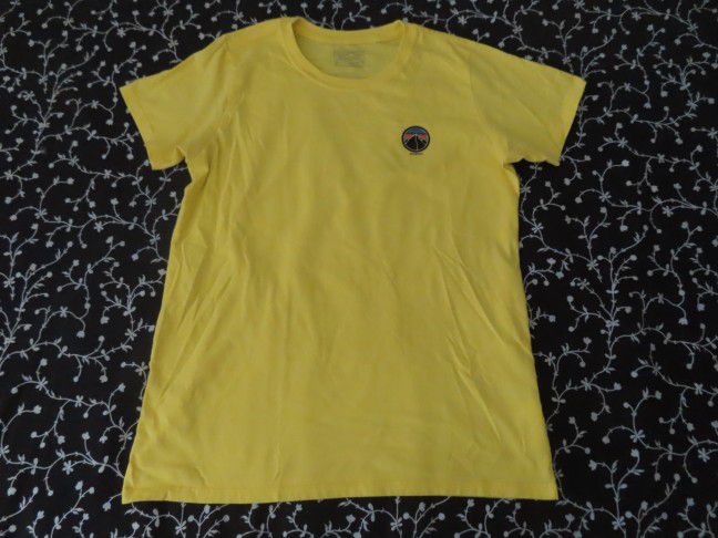 Patagonia Rivet Logo Tee - Excellent - womens M - blazing yellow 2016
