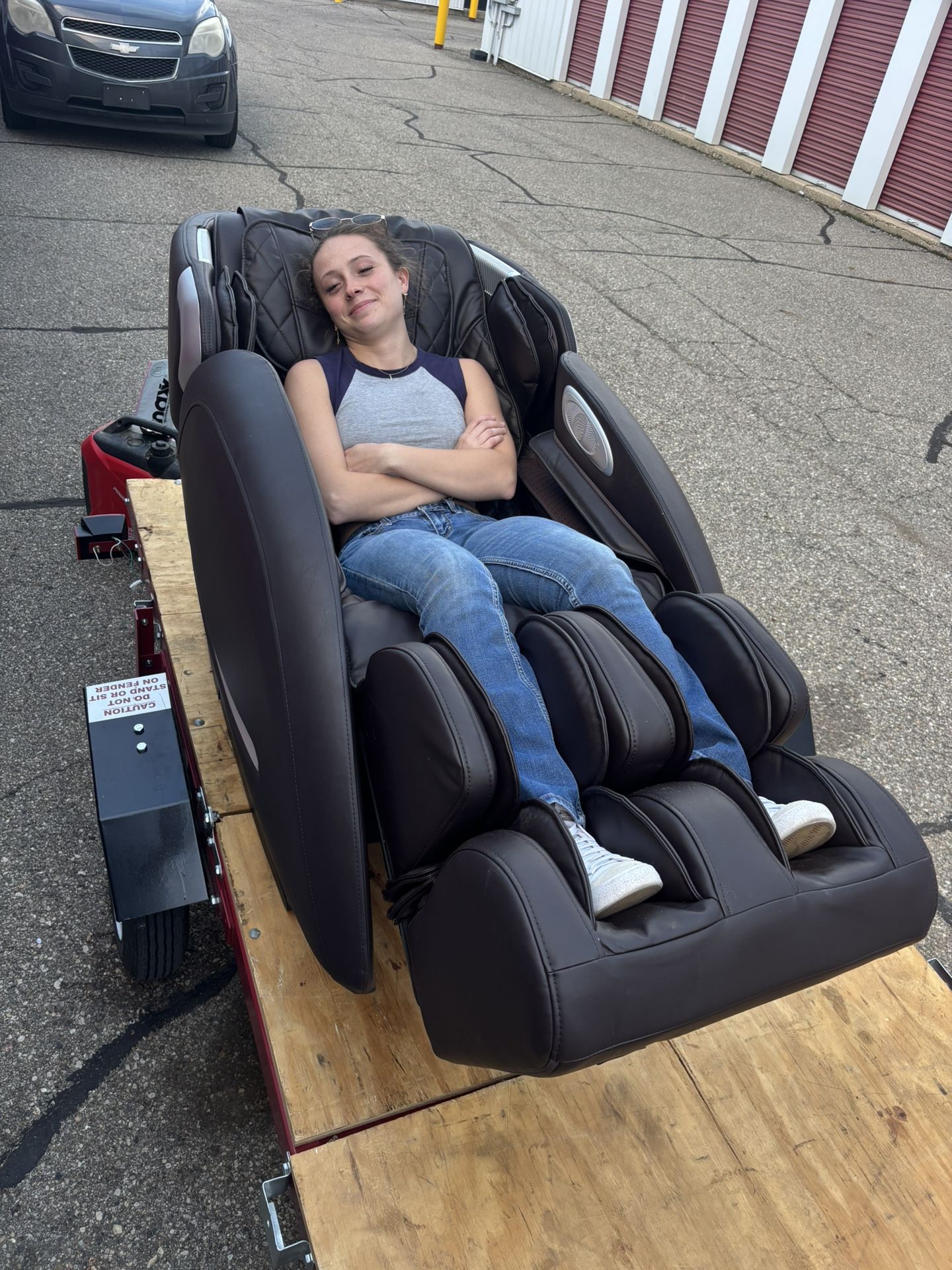 Osaki 4000XT Massage Chair MSRP: $4,799 | Full-Body, Zero Gravity, Heat, Foot Rollers