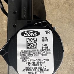 2018 Explorer Front Right Seatbelt 