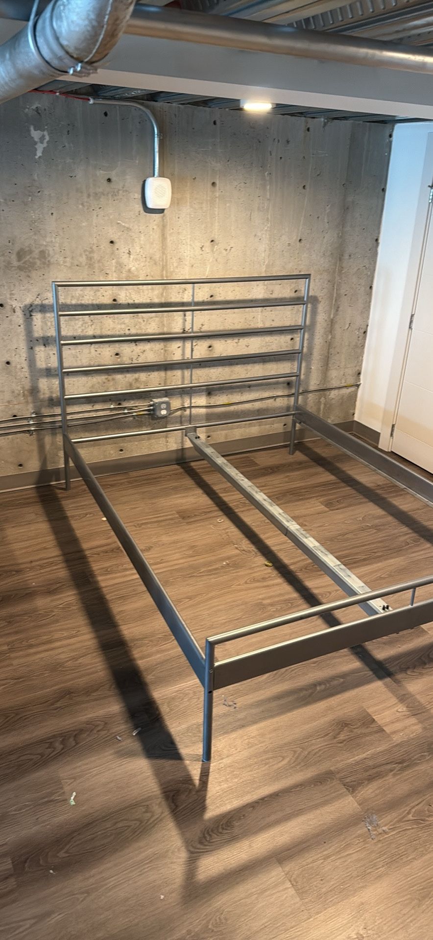 FREE QUEEN BED FRAME! Must pickup today (9/30)