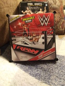 WWE MONDAY NIGHT RAW BREACKABLE WRESTLEING NEW IN BOX RING
