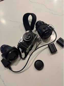 Fujifilm X-T5 + 3 Lenses + 3 Batteries – Like New 🔥