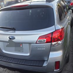 Subaru  outback 2010