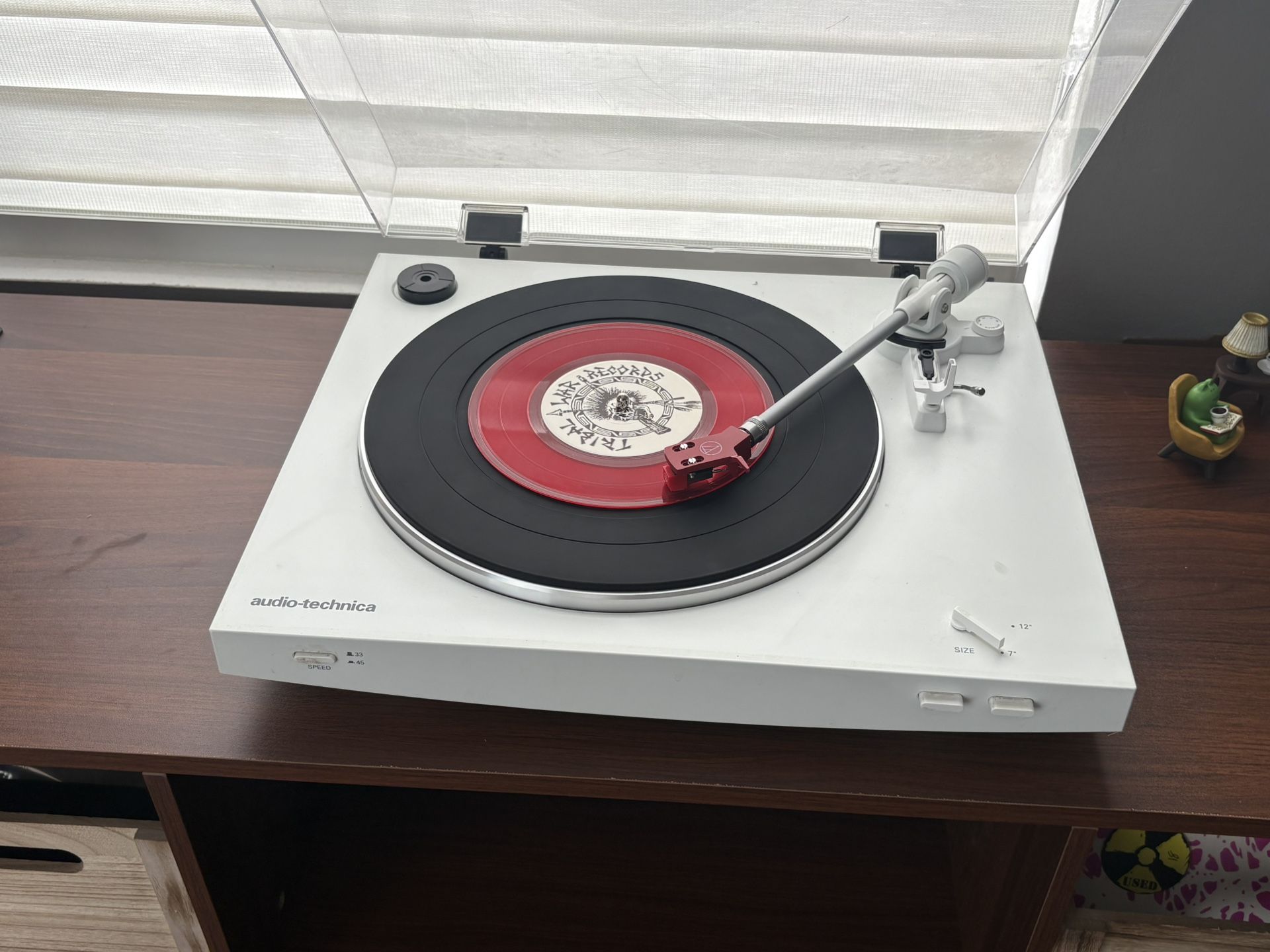 Audio  Technica Turn Table Record Player Speakers Bookshelf Turntable