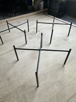Medium Metal Risers - 7 Pieces