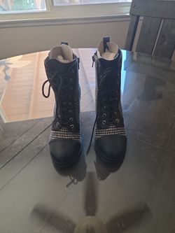 BLACK PLAID BOOTS