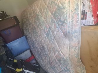 King size mattres box and frame