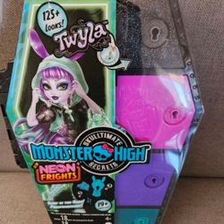 *LAST MINUTE GIFTS* Monster High Twyla