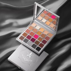 Jeffree star wedding palette