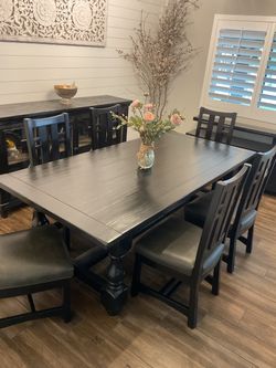 Dinning Table