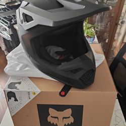 Fox V1 Motorcycle Helmet (Large)