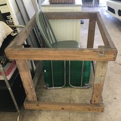 Rolling wood Stand