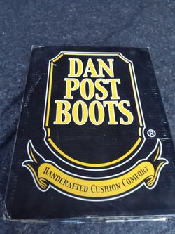 BRAND NEW MENS COWBOY BOOTS SIZE 9. COST 149.00. NEVER USED...