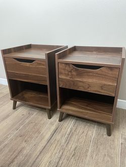 Nightstands (Set of 2)