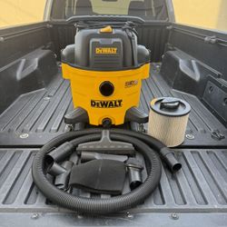 DEWALT Stealthsonic Quiet 9-Gallon 5 HP Corded Wet/Dry Shop Vacuum with Accessories Included