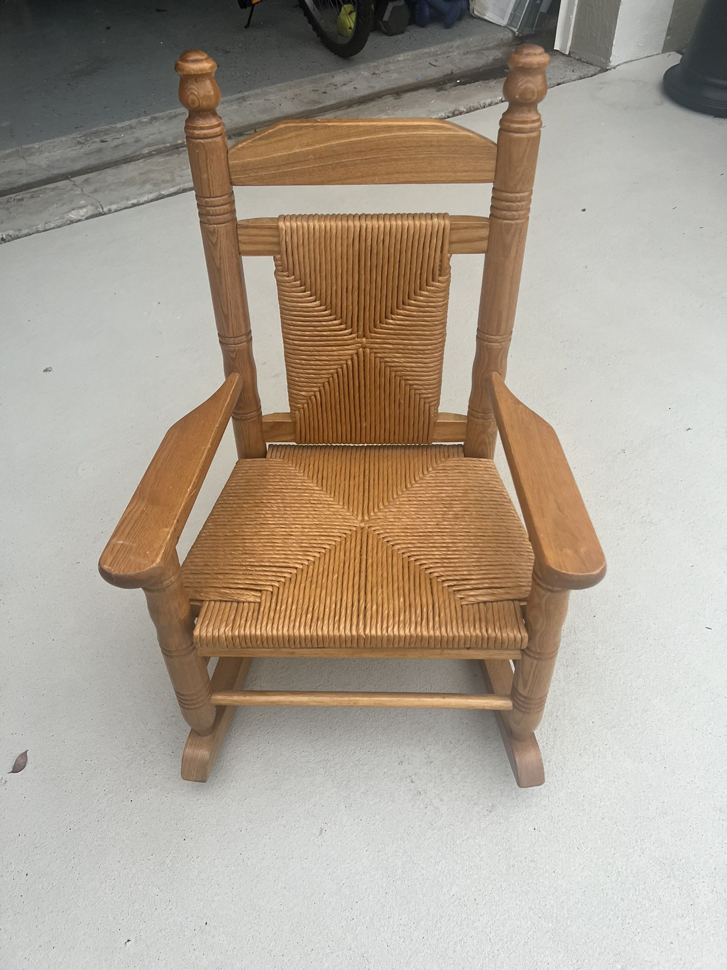 Cracker barrel woven discount rocker