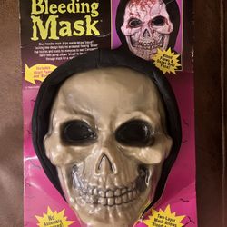 Dripping Bleeding Mask