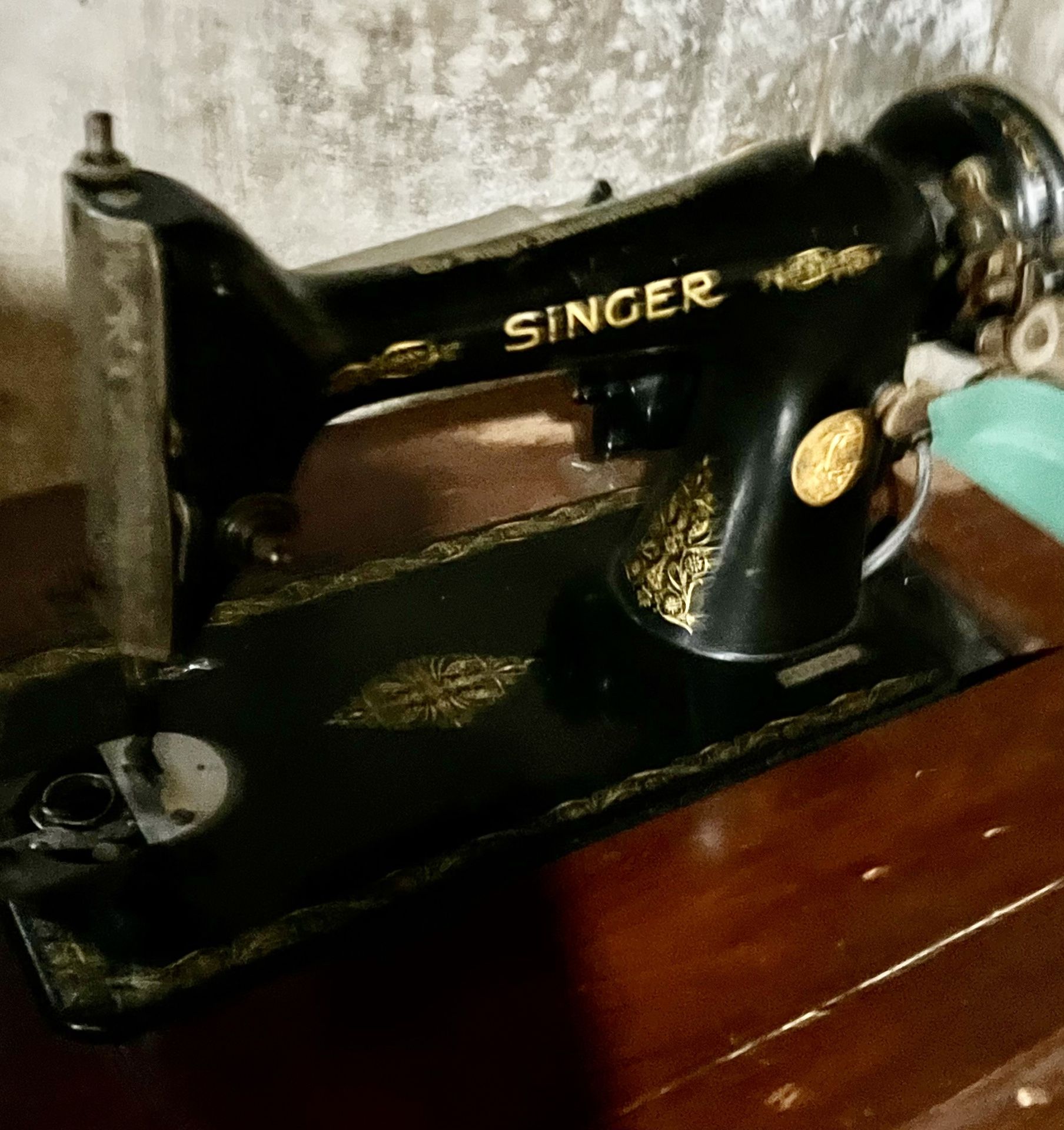Singer Sewing Machine 