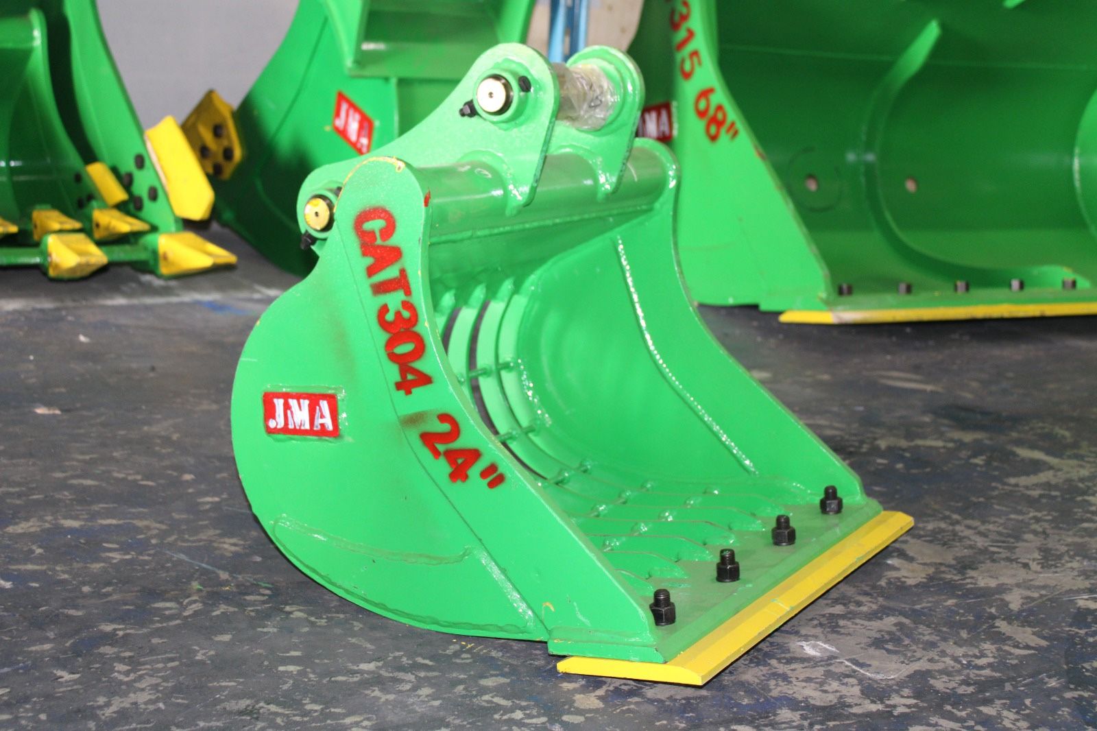 Mini Excavator Caterpillar CAT 304 Skeleton Bucket (MUD) Teeth 24 Inches Width.