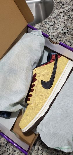 Nike SB Dunk Low Cinema 10.5