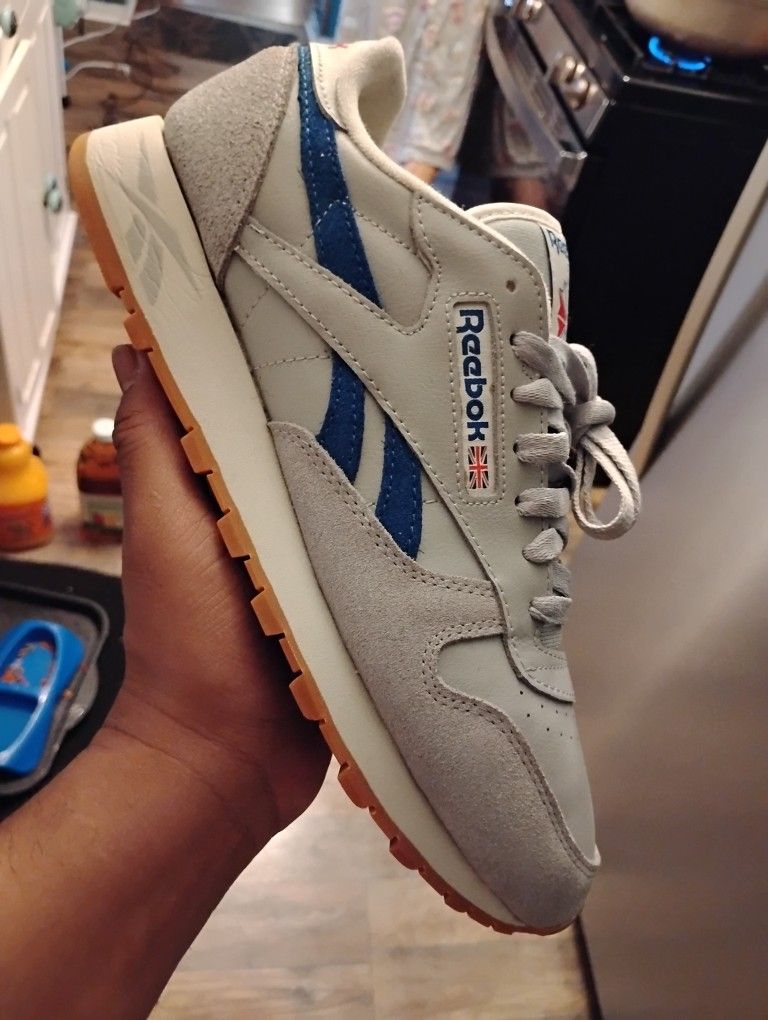 REEBOK CLASSIC SIZE 9.5