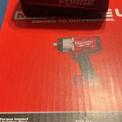 Milwaukee 1/2 High Torque Impact With 8.0 Battery 