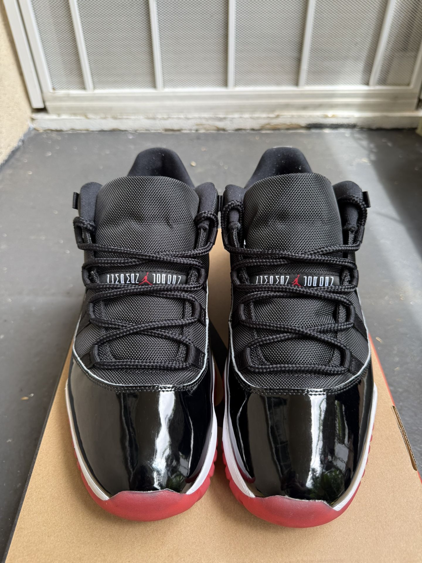 Air Jordan 11 Retro Low Bred 2025 - Size 12 VNDS