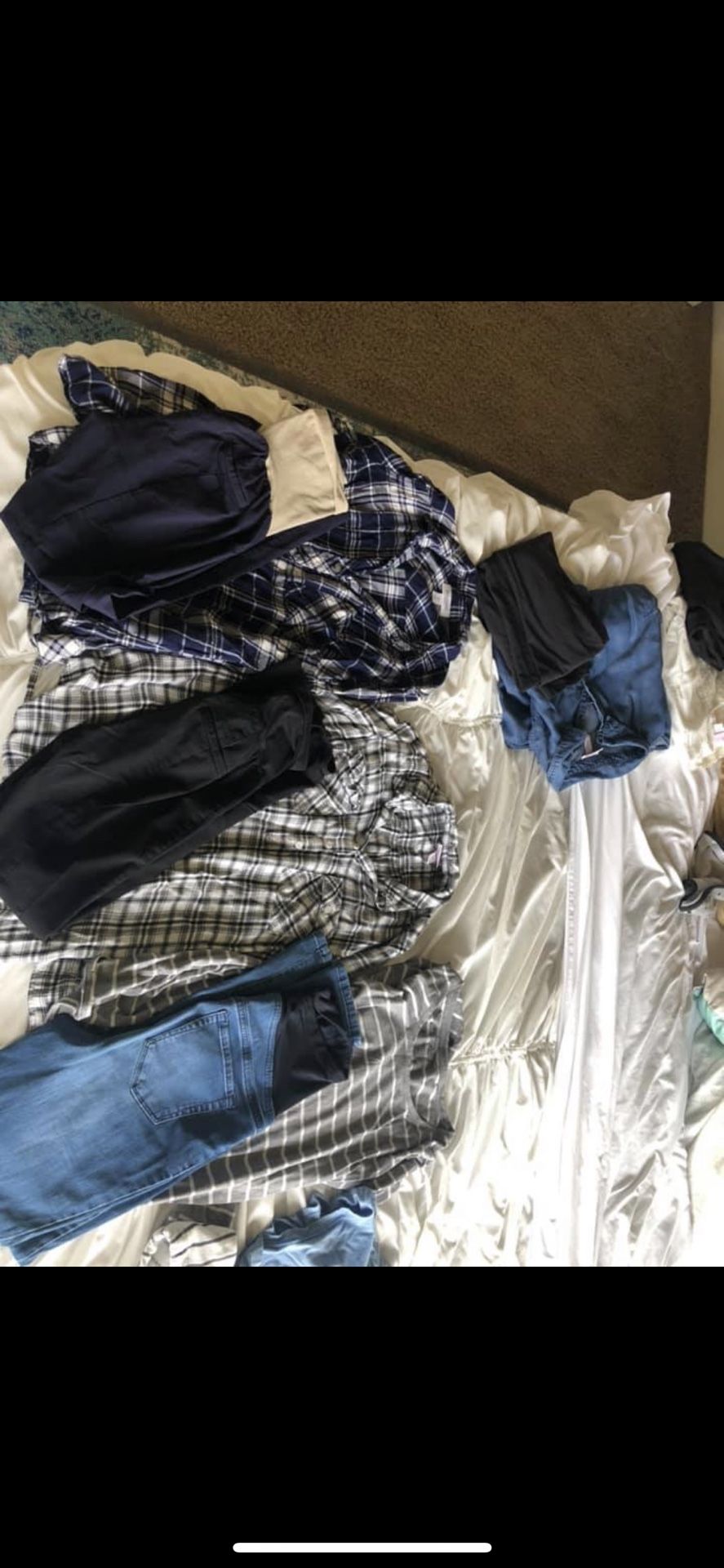 Used Small/Medium maternity clothes