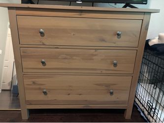 LIKE NEW bedroom dresser