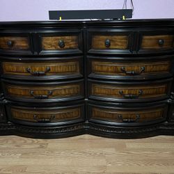 Elizabeth Manor Dresser & Mirror