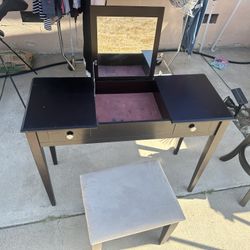 Vanity With Chair