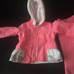Conjunto De Frío Para Niñas Size 3T. Buenas Condiones. $6