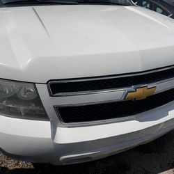 Chevy Tahoe 2012 FOR PARTS