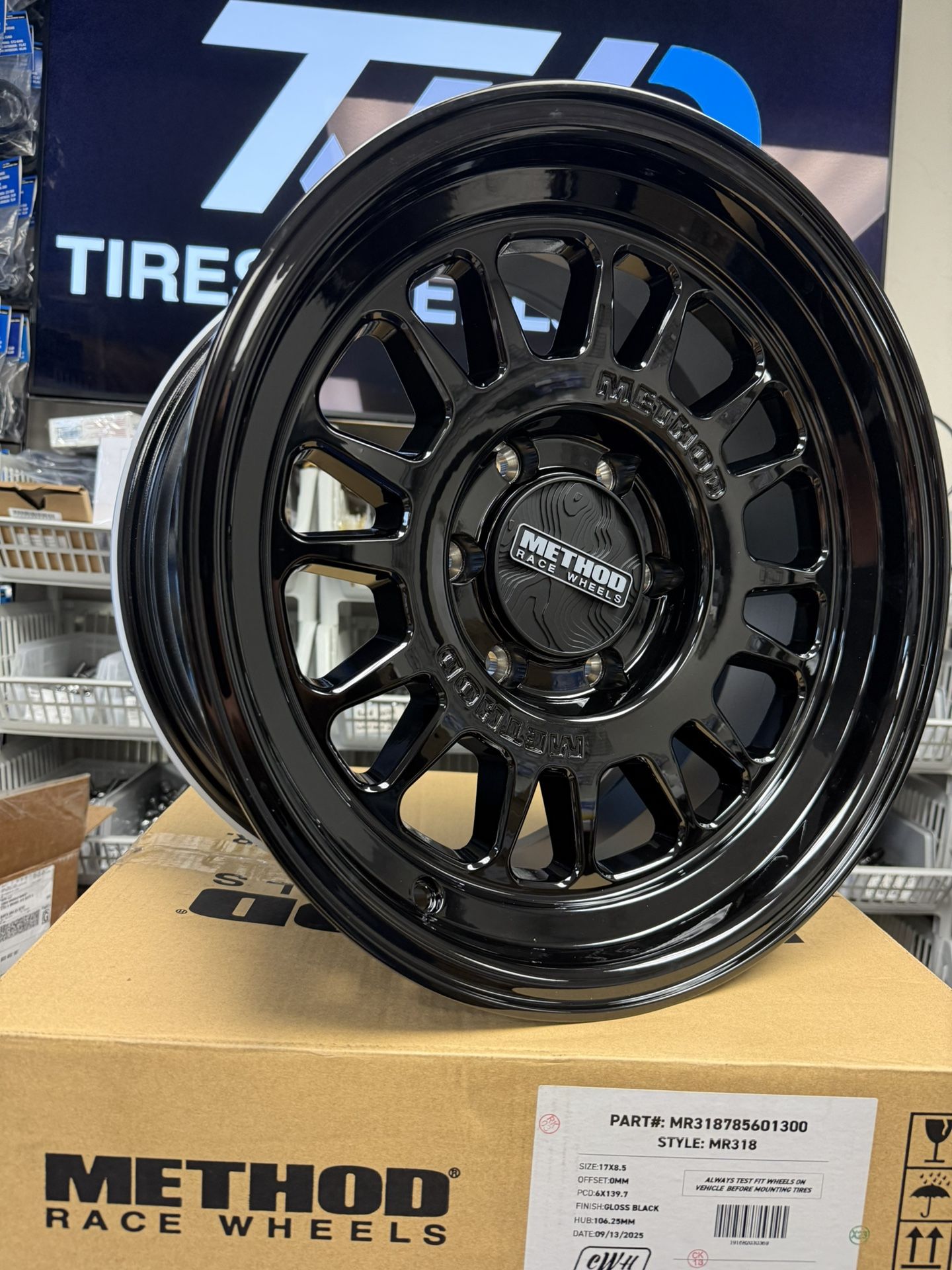 4 RIMS MR318 GLOSS BLACK METHOD WHEELS  MR318785601300 FITS TOYOTA 17x8.5 TACOMA