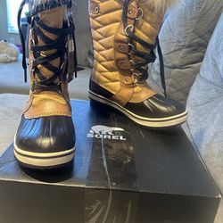 Youth Sorel Boots Size 4