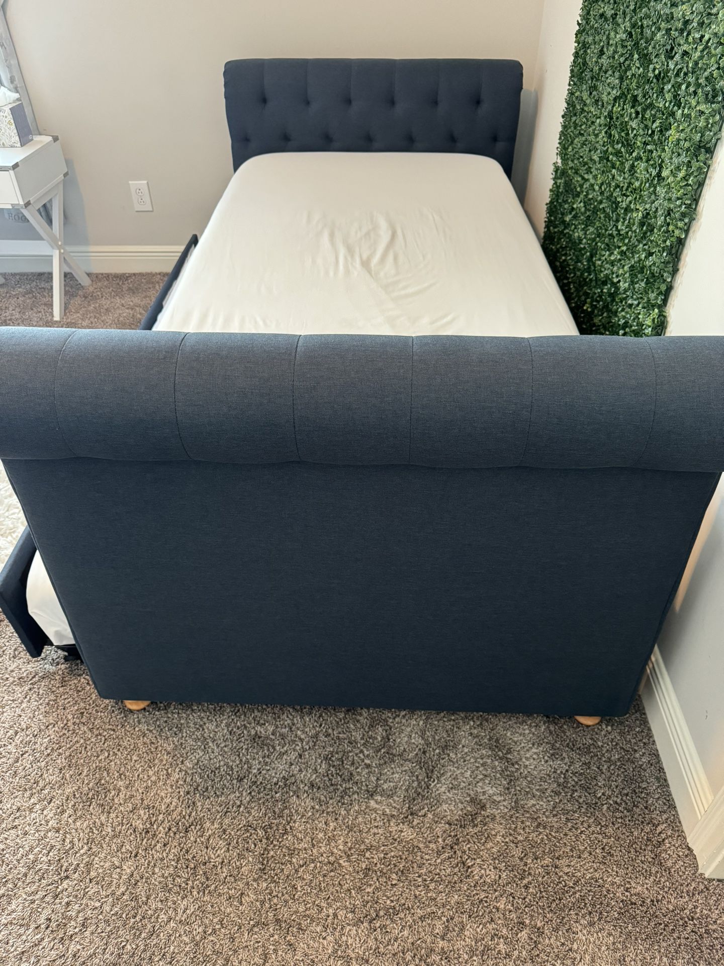 Twin Bed With Trundle And Mattresses 