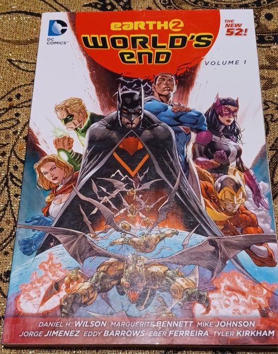 Earth Worlds End DC Comics Paperback Book Volume 1 Batman Green Flash