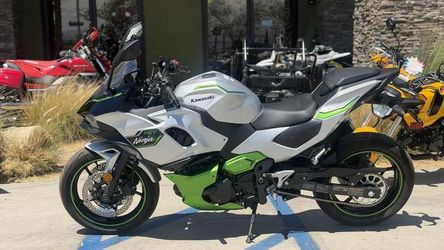 2024 Kawasaki Ninja 7 Hybrid Abs