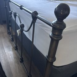 Queen Size Boxspring (FREE)