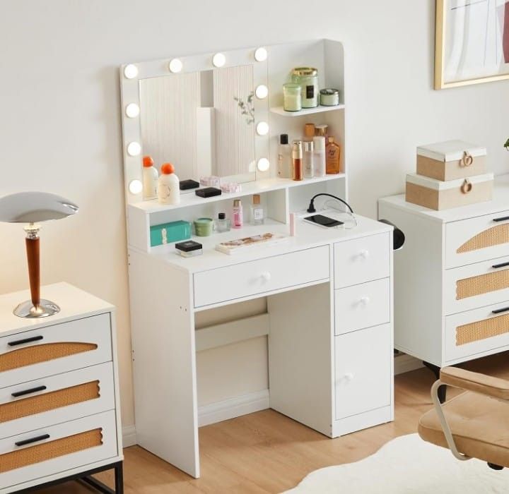 Vanity Desk With Mirror