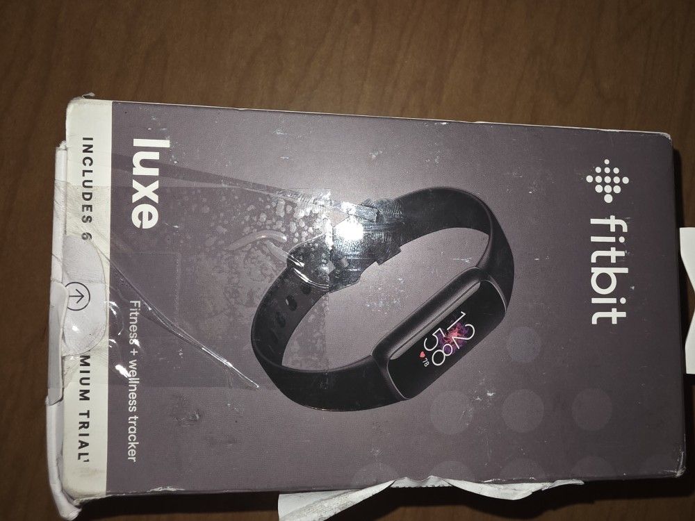 Fitbit Luxe Fitness & Wellness Tracker – New 