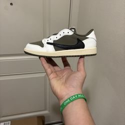 Travis Scott Medium Olive 