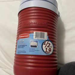 Rubbermaid water jugs