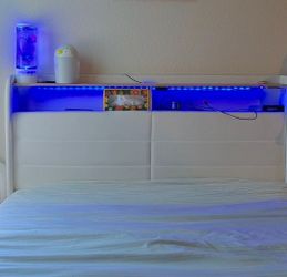 Full Size Bedframe w/Drawer Storage