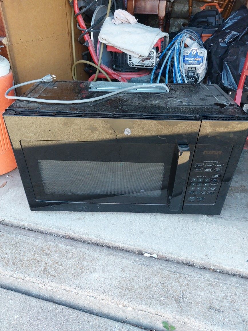 GE Microwave, Under Cabinet Or Conter Top