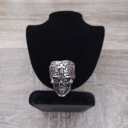 Gothic Style Skull 💀 Ring