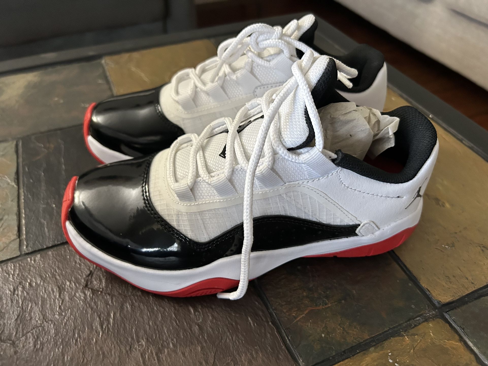 Size Air Jordan 11 CMFT Low Concord Bred