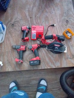 Milwaukee tool set