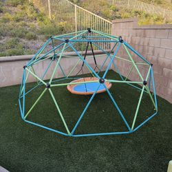 Climbing Dome w/Swing!
