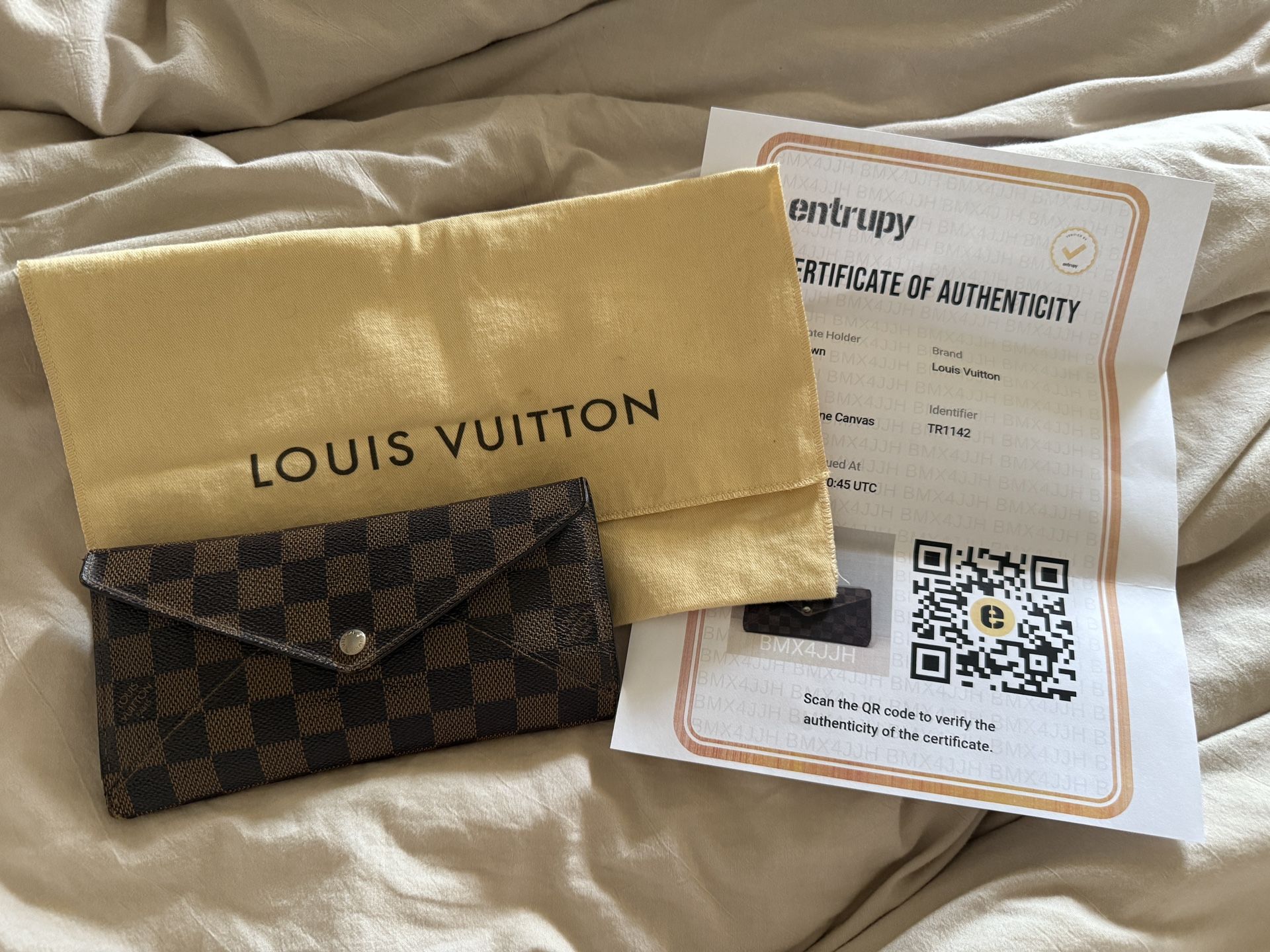 Authentic Louis Vuitton Origami Long Wallet Damier Ebene with Dust bag and Certificate of Authenticity 